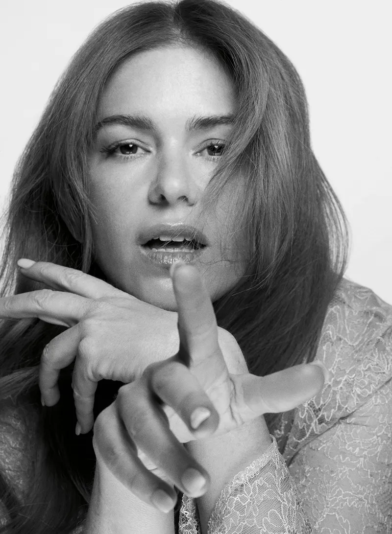Bazaar, Isla Fisher Fendi story